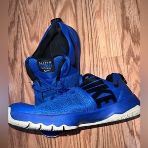 Boys Nike Basketball Shoes Size 5.5Y